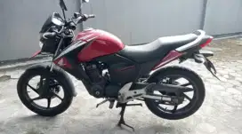 Honda Megapro mono karbu