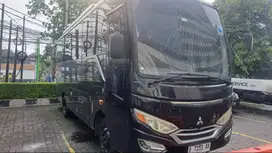 BUS MEDIUM CANTER LOW KM