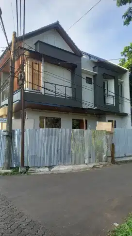 Rumah di Griya Loka BSD