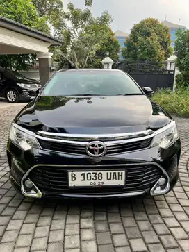 Toyota Camry 2.5 V Hitam mulus low km