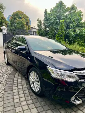 Toyota Camry 2.5 V Hitam mulus low km