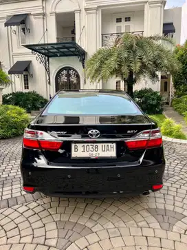 Toyota Camry 2.5 V Hitam mulus low km