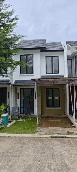 Dijual rumah dua lantai di citraland serang