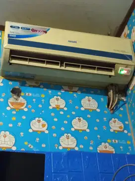 AC bekas 1/2pk merk Akari