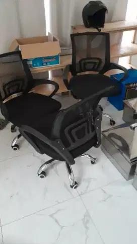 kursi kantor roda dan sandaran