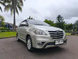Toyota Kijang inova V at 2014