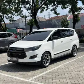 TOYOTA INNOVA V DIESEL AT 2018