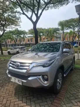 Dijual FORTUNER VRZ 2.4 A/T DIESEL SILVER METALIK PERORANGAN TANGAN 1