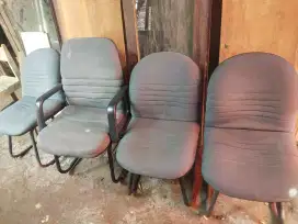 Kursi kantor warna abu abu