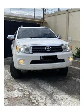 Toyota Fortuner 2010 Putih | Mewah, Siap Pakai, Harga Nego