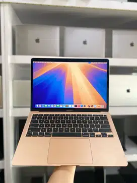 MACBOOK AIR M1  2020 RETINA 	M1 RAM 8 GB SSD 256 GB