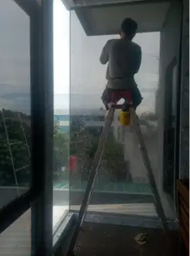 Jasa sticker Kaca Film Rumah Sanblast Kantor Stiker buram kacafilm