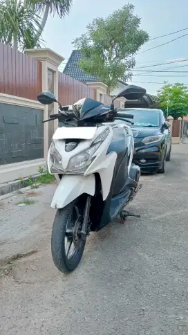 Honda Vario 125 Tahun 2014 KZR ISS Tipe Tertinggi Pajak Panjang Mulus
