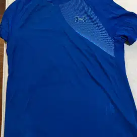 Underarmour t shirt