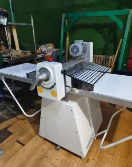 Mesin dough sheeter model SSO-615 merk Rondo doge Swiss
