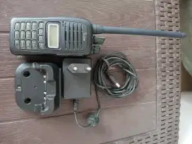 HT Icom v88 vhf