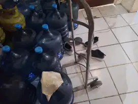 Galon aqua kosong