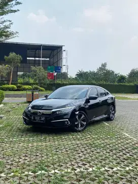 Honda Civic 2019 - Hitam