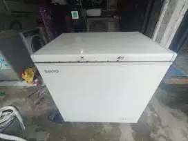 Freezer box sanyo