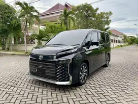 KM5rb! Toyota voxy 2.0 TSS 2022 (L) Pemakaian 2023