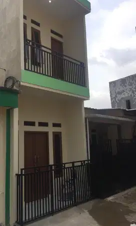 Dikontrakkan rumah mungil 2 Lt