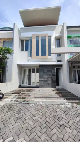 Rumah 2 Lantai Bagus di Sukolio Dian Regency Siap Huni