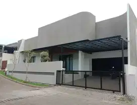 Rumah Mewah Candi Golf Jangli Tembalang