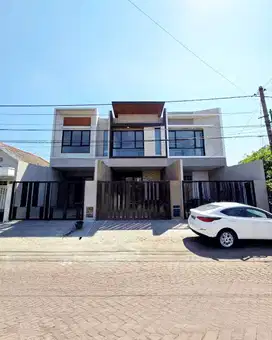 Rumah Nirwana Eksekutif  New  Minimalis  Row 3 Mobil