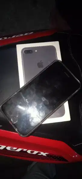 iPhone 7+ ram 128gb