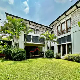 Rumah Modern Classic Dekat Ke Senopati