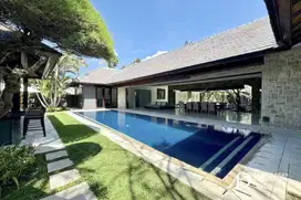 FREEHOLD 5-BED VILLA WITH 2- SWIMMING POOLS IN MERTANADI SEMINYAK