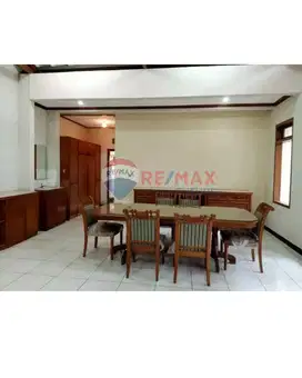 RUMAH 500 M KE GEDUNG SATE BANDUNG LAHAN BESAR JL RIAU COCOK UTK USAHA