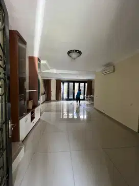 DIJUAL RUMAH TAMAN SPAIN LIPPO KARAWACI TANGERANG BANTEN