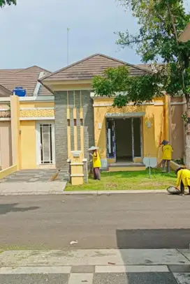 Disewa Rumah Rapi Terawat Siap Huni di Suvarna Sutera Dekat Padi Golf