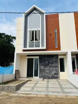 RUMAH MEWAH 2 LANTAI DEKAT BINUS SIAP HUNI
