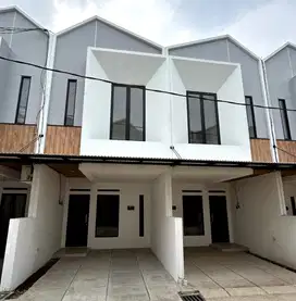 Rumah Dua lantai angsuran Tiga jtan