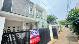 Disewakan Rumah Strategis di Bendungan Hilir, Jakarta Pusat Bebas Banj
