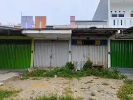 Kios  Lokasi Depan Cluster Green Village Teluk Jambe Karawang