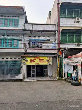 Ruko Strategis Dan Siap Huni Di Jalan Ujung