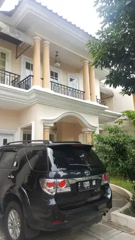 Dijual rumah 2lt di Legenda Wisata