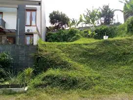 Tanah Siap Bangun di Bawah Pasar di komplek Pondok Hijau