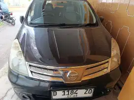 Nissan Grand Livina MT 2013