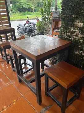 Kursi bekas UPnormal