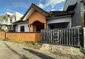 Rumah 1,5 Are di Pemogan