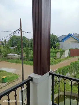 View terbaik ke kolam renang dan taman