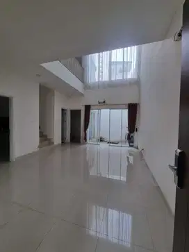 Dijual Cepat Rumah Bagus dan Murah Riviera di Metland Puri