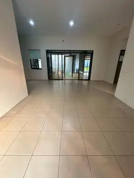 Rumah SHM 2 Lantai Lokasi Strategis Di Kota Baru Parahyangan