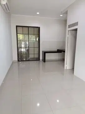 Dijual Cepat Rumah Green Lake City Cluster East Asia