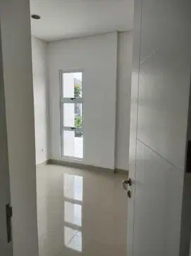 Dijual Harga Miring Rumah Cluster Amerika Latin di Green Lake City