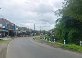 JUAL RUMAH HITUNG TANAH POROS DESA KADEMANGAN BLITAR